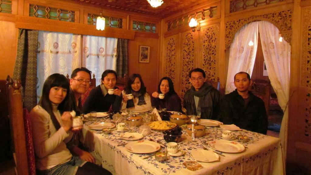 The Shelter Group Of Houseboats & Tour Organiser Srinagar  Ngoại thất bức ảnh