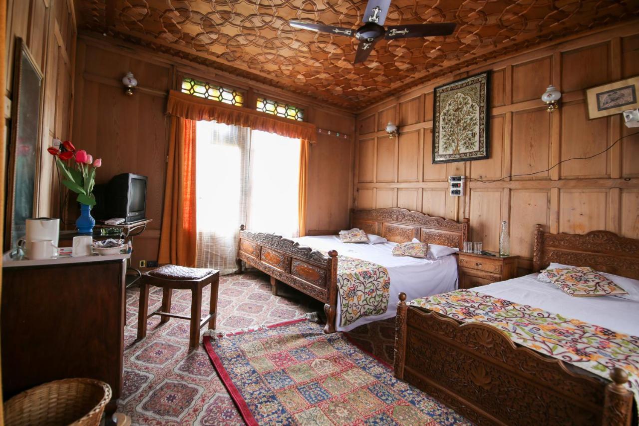 The Shelter Group Of Houseboats & Tour Organiser Srinagar  Ngoại thất bức ảnh