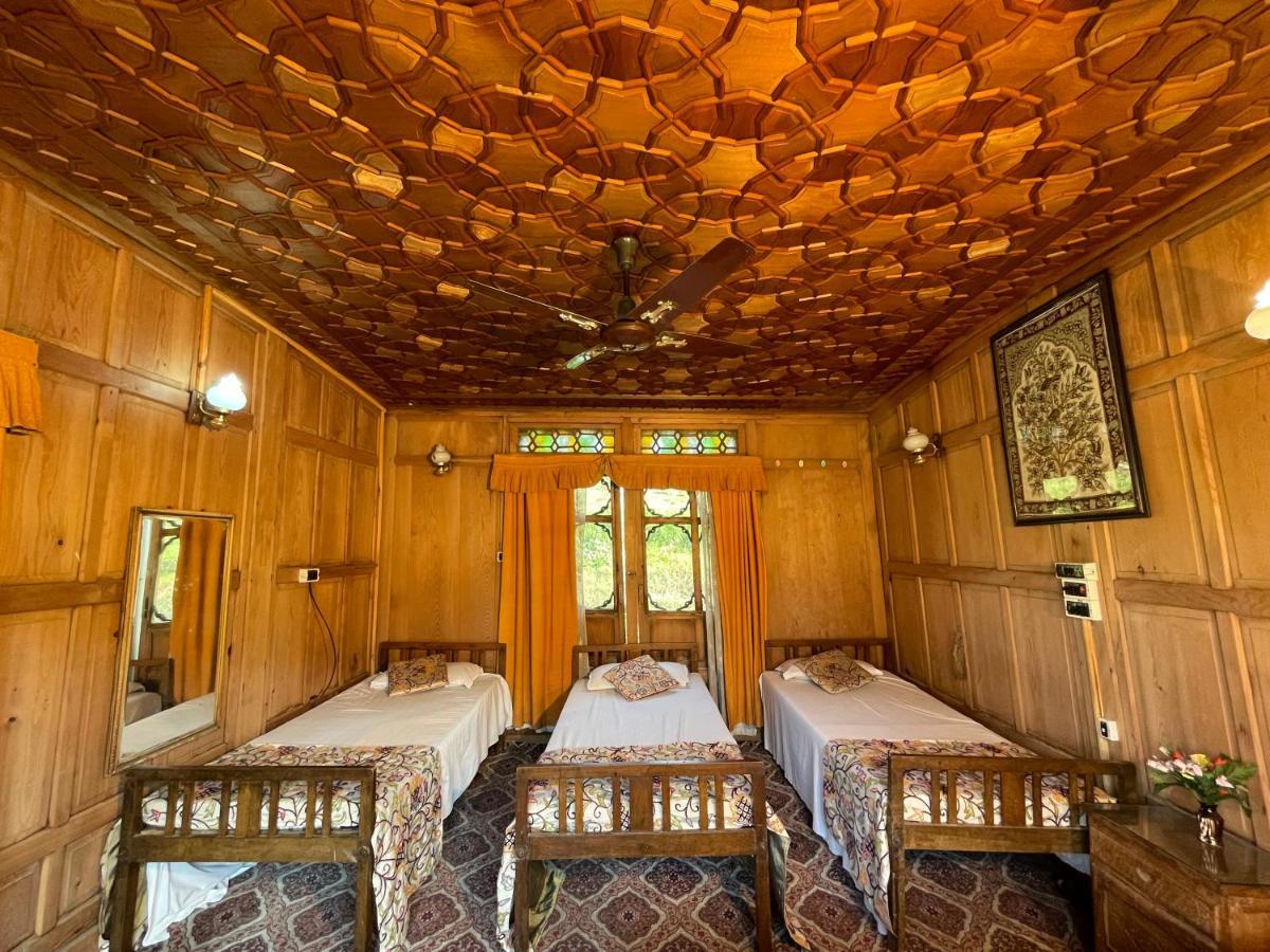 The Shelter Group Of Houseboats & Tour Organiser Srinagar  Ngoại thất bức ảnh
