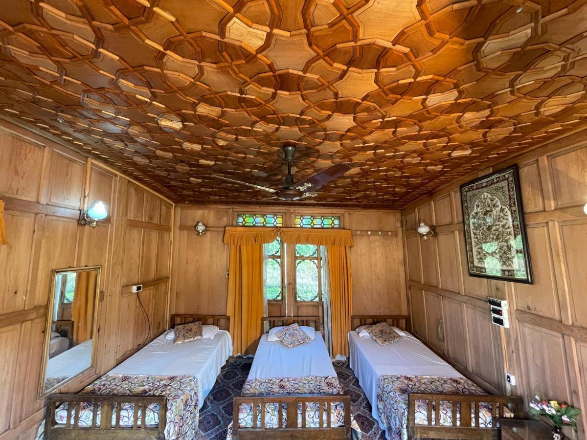 The Shelter Group Of Houseboats & Tour Organiser Srinagar  Ngoại thất bức ảnh